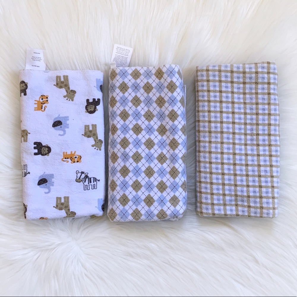 3 Carter’s Swaddle Blankets